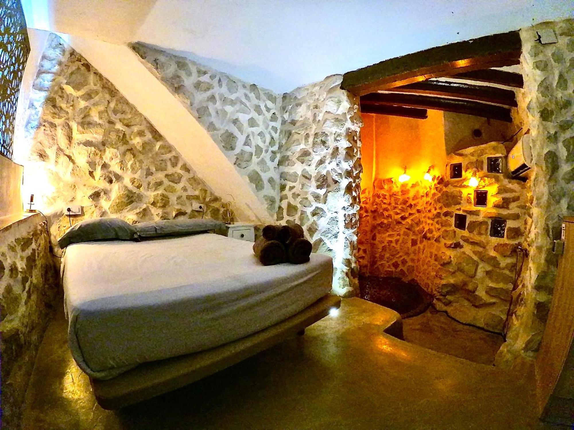 Fortress Jacuzzi Suites Xàtiva Εξωτερικό φωτογραφία